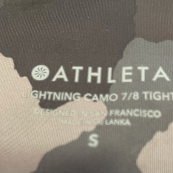 Athleta - Lightning Camo 7/8 Tight Size Small - - Picture 2 of 4